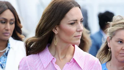 Кейт Миддлтон в стильном платье-рубашке: у герцогини их с десяток в разных цветах