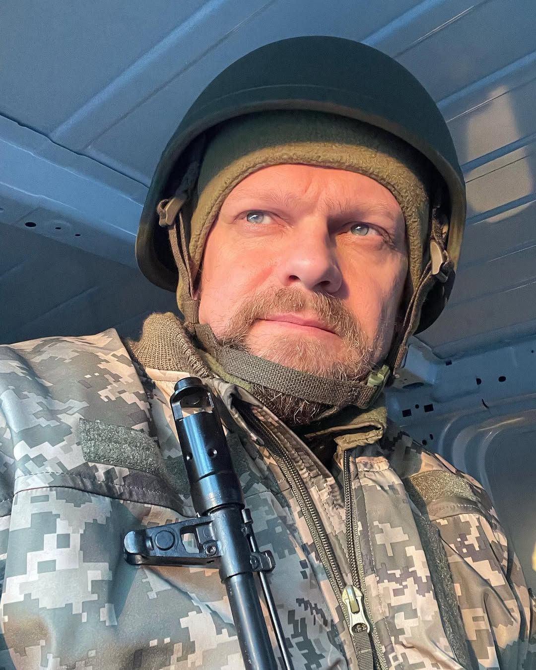 'Мобилизовался в первый месяц': звезду 'Витальки' заметили в Киеве – как выглядит актер-воин - 712703 'Мобилизовался в первый месяц': звезду 'Витальки' заметили в Киеве – как выглядит актер-воин - фото 712703