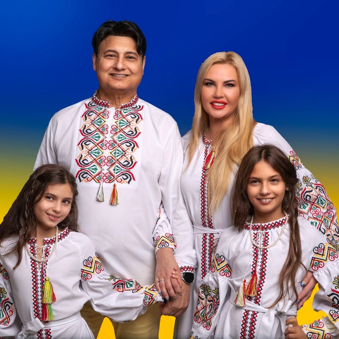 Камалія з колишнім чоловіком та дітьми - 713181 Камалія з колишнім чоловіком та дітьми - фото 713181