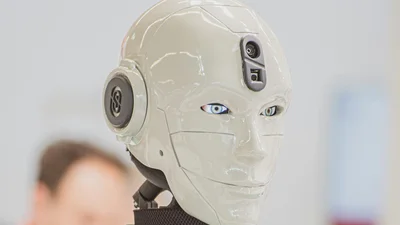 У Китаї робот-гуманоїд "збожеволів" під час презентації — відео викликало хвилю реакцій