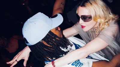 66-летняя Мадонна затусила на вечеринке 29-летнего любовника, засветив прелести