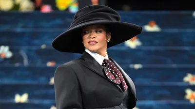 Таки беременна: Рианна поразила поклонников округлым животиком на Met Gala 2025