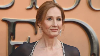 Джоан Роулинг высказалась относительно темнокожего Снегга: "не имею полномочий уволить"