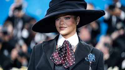 Met Gala 2025: Рианна, Кайли Дженнер и другие звезды возвращают в моду коричневые губы