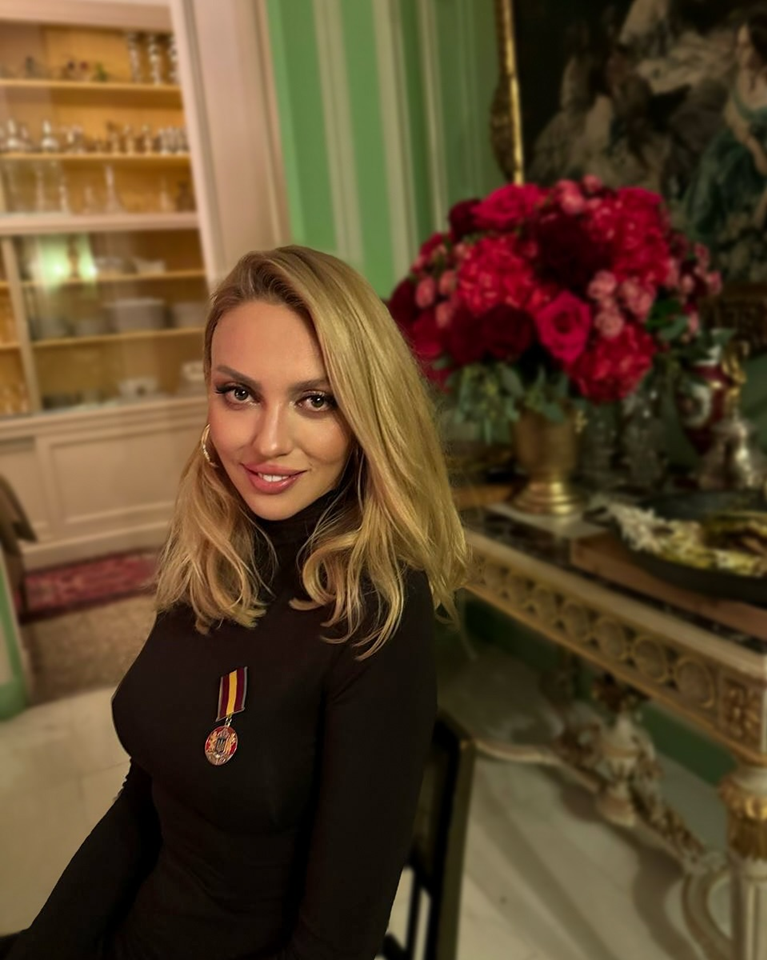 Оля Полякова сказала, какие процедуры для лица поддерживают ее красоту и молодость - 716059 Оля Полякова сказала, какие процедуры для лица поддерживают ее красоту и молодость - фото 716059