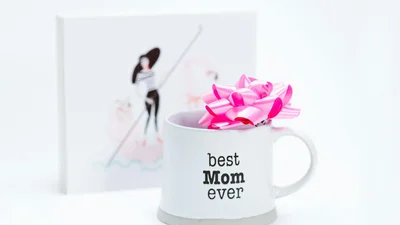 Самые нежные стихи для мамы: поздравления с Днем матери, которые трогают сердце