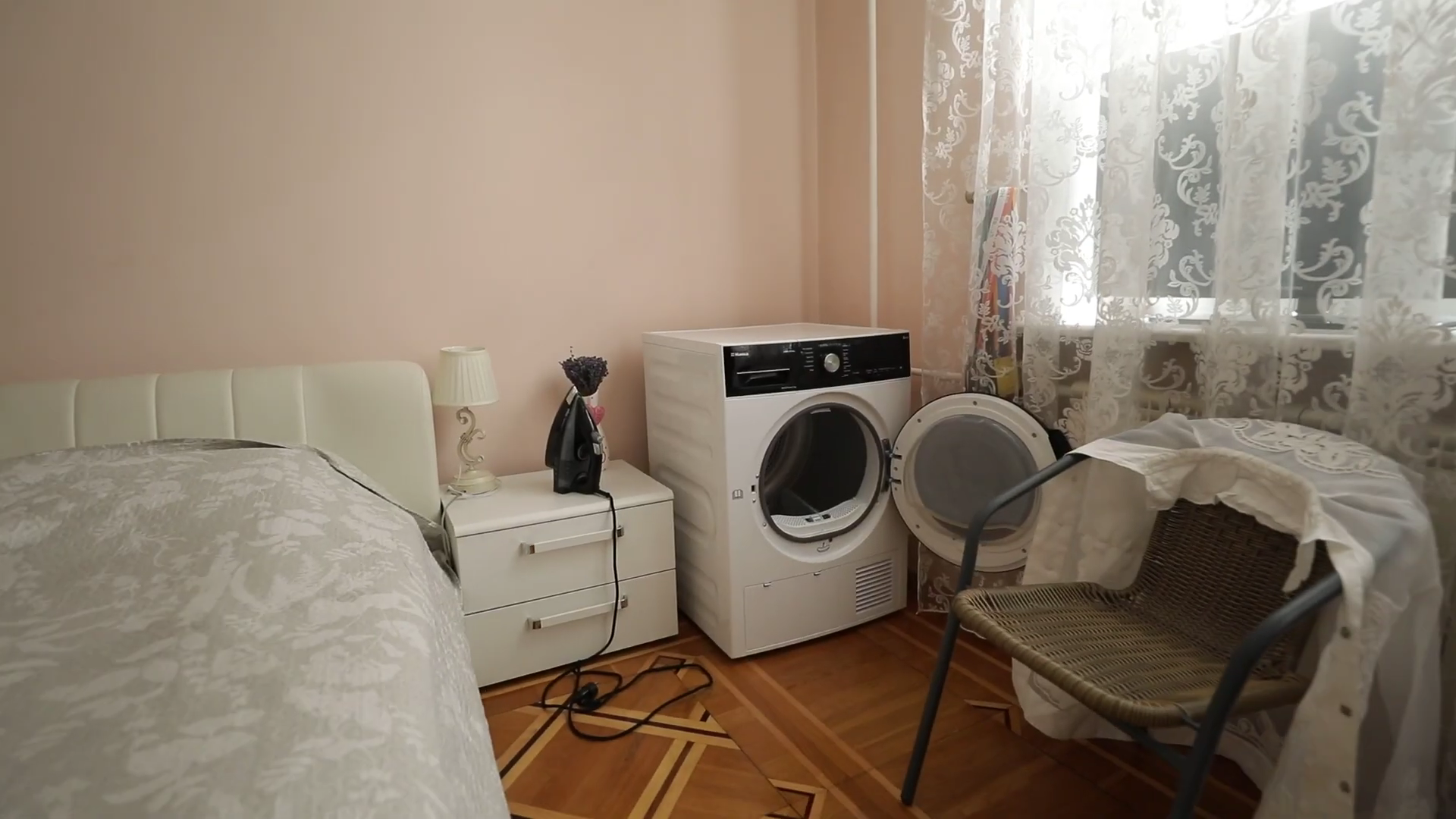 Квартира за 42 тисячі гривень у самому центрі Києва: де і як живе епатажний шеф-кухар Євген Клопотенко - 716356 Квартира за 42 тисячі гривень у самому центрі Києва: де і як живе епатажний шеф-кухар Євген Клопотенко - фото 716356