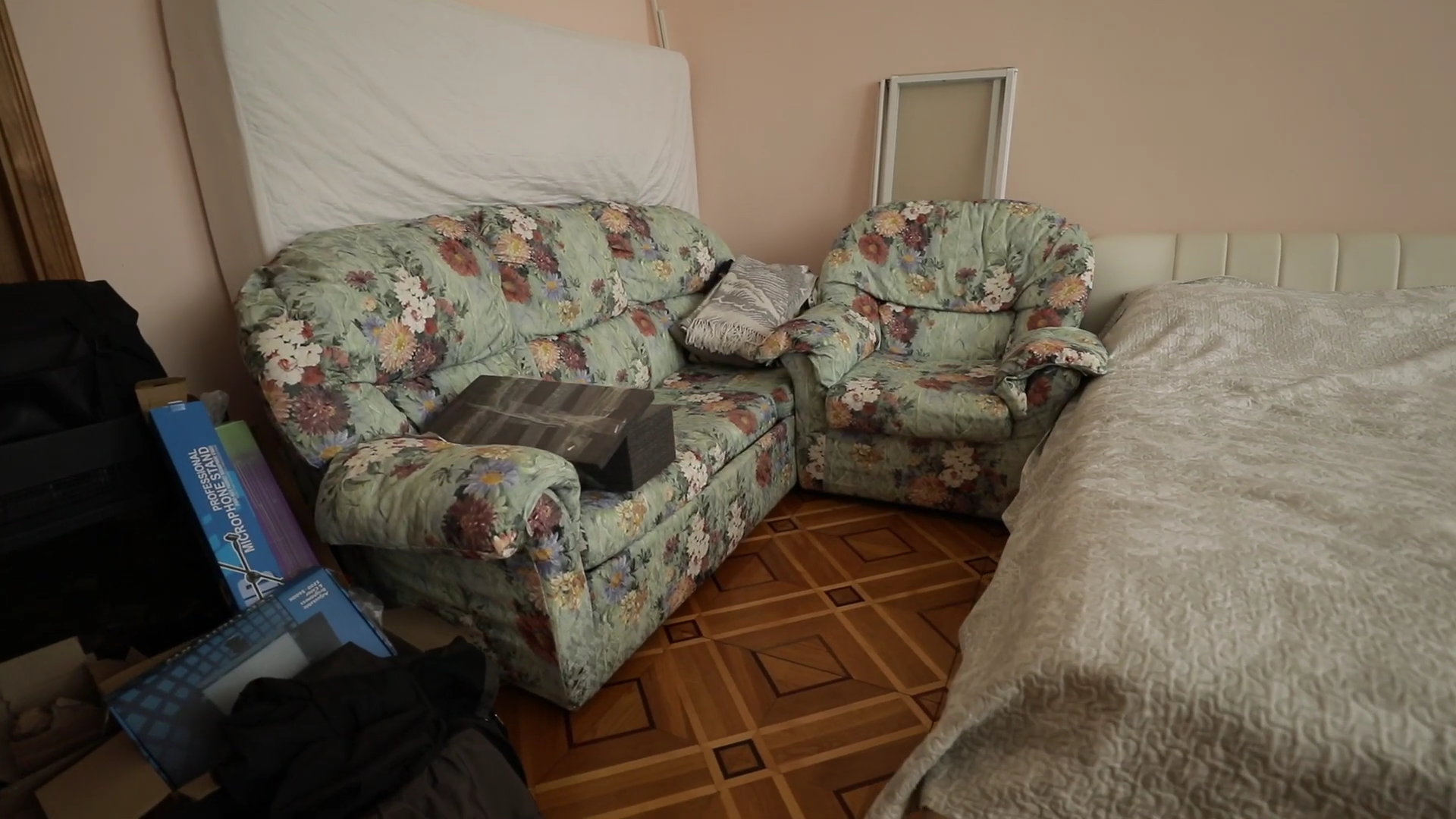 Квартира за 42 тисячі гривень у самому центрі Києва: де і як живе епатажний шеф-кухар Євген Клопотенко - 716371 Квартира за 42 тисячі гривень у самому центрі Києва: де і як живе епатажний шеф-кухар Євген Клопотенко - фото 716371
