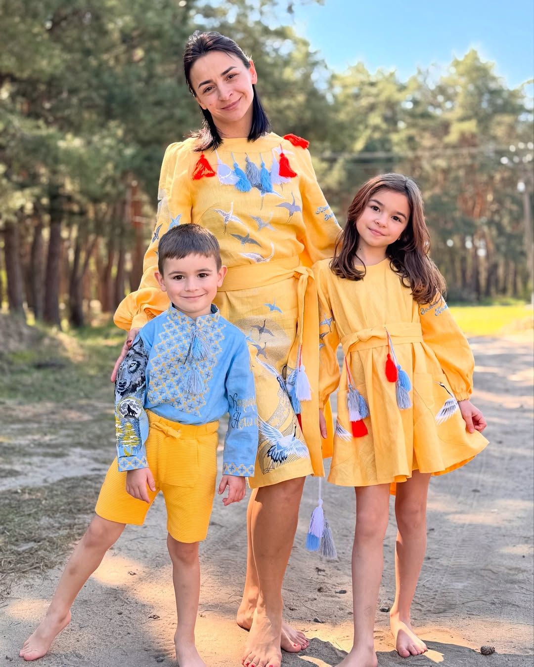 А на Великдень Ілона була лише з дітьми - 716393 А на Великдень Ілона була лише з дітьми - фото 716393