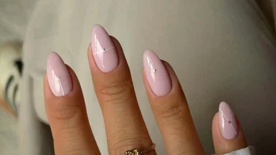 Манікюр на випускний-2025: 15 трендових ідей, щоб бути зіркою вечора