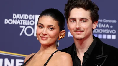 Поклонники предполагают, что Кайли Дженнер помолвлена с Тимоти Шаламе