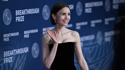 Звезда "Эмили в Париже" Лили Коллинз показала свою 4-месячную дочь: привела на съемочную площадку