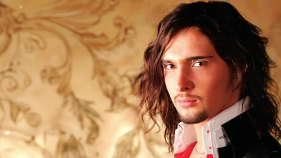 Тепер "Пінаколада" звучить українською: Віталій Козловський випустив хіт 13-річної давності