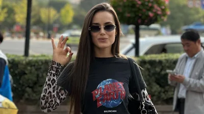 Ксенія Мішина показала маму, яка приїхала з Криму - дивись на Люкс, чому їх сплутали з сестрами