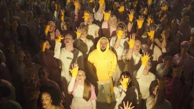 MONATIK випустив dance-кліп "SweetLove"