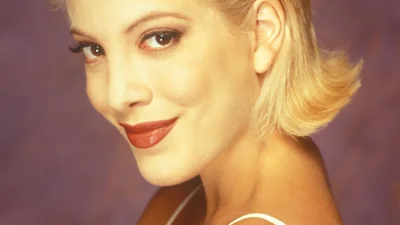 Тори Спеллинг или же Донна из "Беверли-Хиллз", пятеро детей, долги и свиньи: как звезда 90-х потеряла все