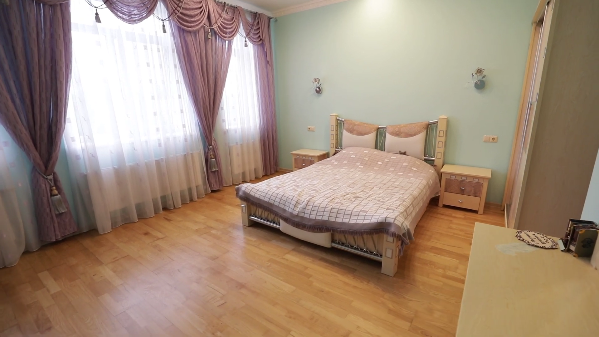 Будинок за 200 тисяч доларів і справжній мініпарк розваг на горищі: як і де живе Яна Глущенко - 718748 Будинок за 200 тисяч доларів і справжній мініпарк розваг на горищі: як і де живе Яна Глущенко - фото 718748