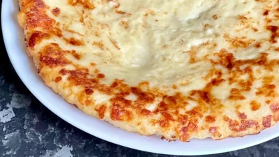 Лінивий хачапурі за лічені хвилини: простий рецепт від Лізи Глінської