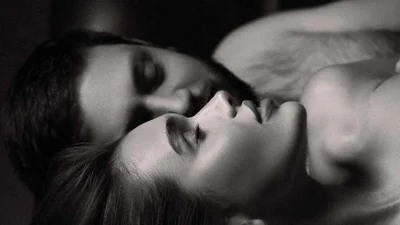 Голі Саша Бо та її чоловік злились в одне ціле на чорно-білих фото: "Мене заблокують"