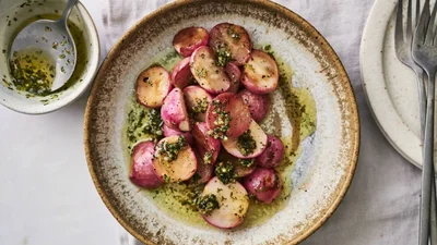 Редиска по-грузински с зеленью и орехами – так ты еще ее не пробовала