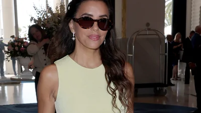 Ева Лонгория в Каннах поставила всех на уши своим луком: и снова этот масляно-желтый