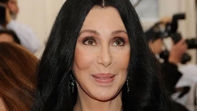 Шер: певица, актриса, муза пластической хирургии - и еще немного богиня