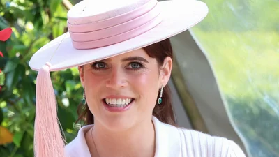 Принцеса Євгенія відверто розповіла про свою операцію: "не могла самостійно одягатися"