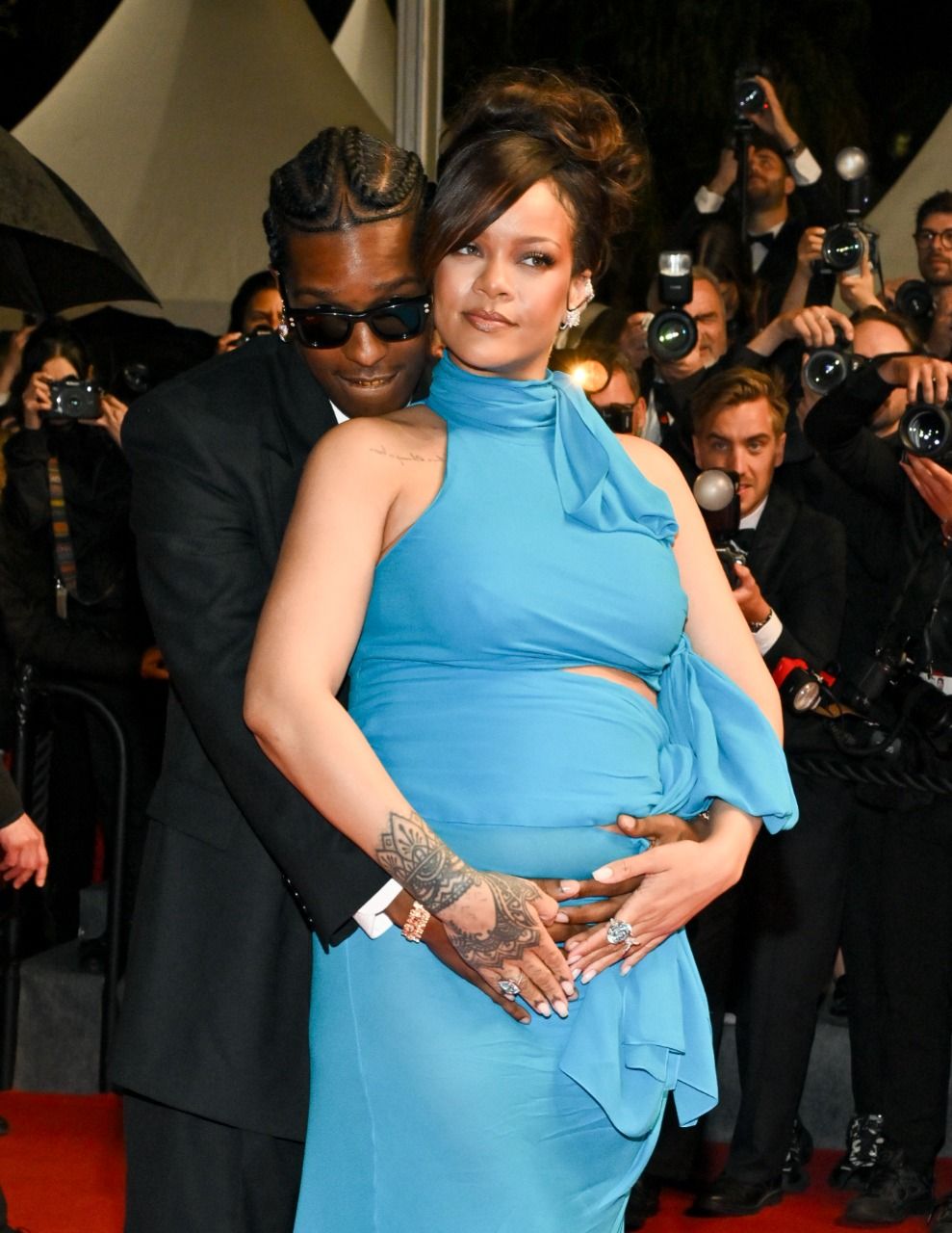 Беременная Рианна и A$AP Rocky устроили настоящую нежность на красной дорожке Канн-2025 - 720310 Беременная Рианна и A$AP Rocky устроили настоящую нежность на красной дорожке Канн-2025 - фото 720310