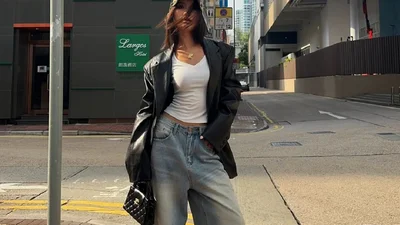 Що носитимуть улітку 2025: тренди джинсів за версією Андре Тана