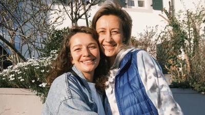 Дочь Елены Мозговой рассказала о помолвке с девушкой - смотри видео, как прошел этот день