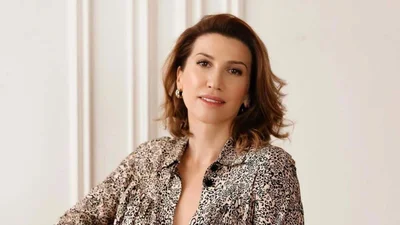 Аніта Луценко заворожила стрункими ніжками у мініспідниці