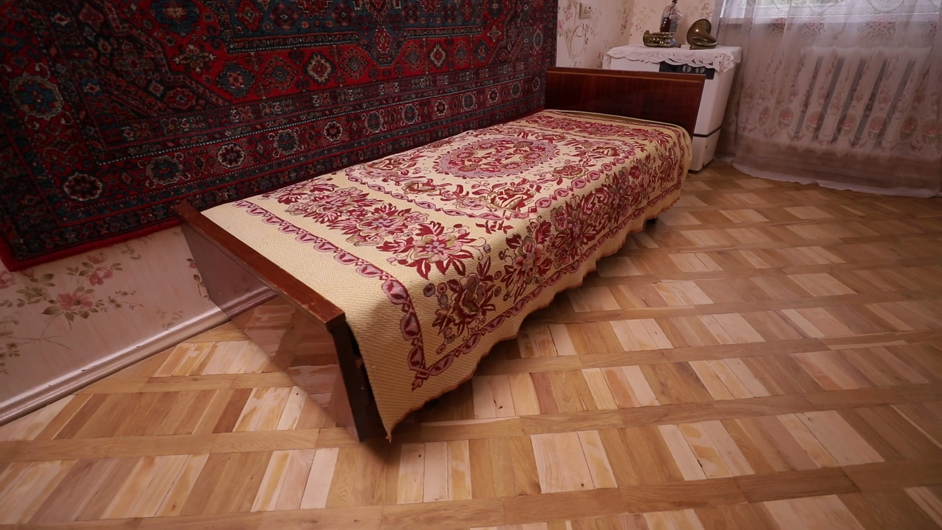 Батьківська квартира за 70 тисяч доларів: Гарік Корогодський показав свій дім, у якому провів дитинство - 721222 Батьківська квартира за 70 тисяч доларів: Гарік Корогодський показав свій дім, у якому провів дитинство - фото 721222