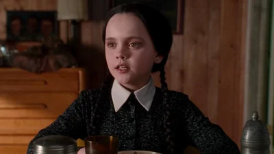 Королева причудливых ролей: куда пропала Уэнздей из фильма "Семейка Аддамс"