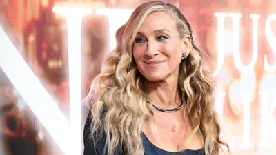 Сара Джессіка Паркер та зірки «І просто так…» вразили образами на прем’єрі нового сезону