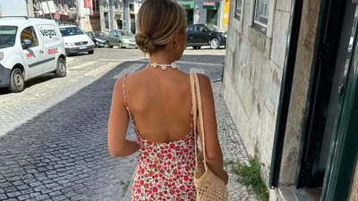 Чому всі носять сумки, як у бабусі - цей аксесуар вдало штурмує вуличну моду