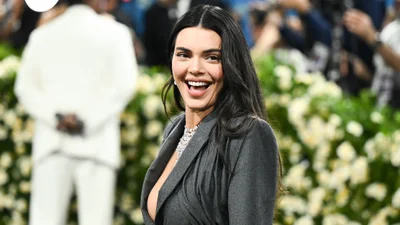 Кендалл Дженнер вже знає, які джинси будуть у всіх у 2025 - і ти теж захочеш такі