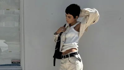 Что такое теория "белой майки" и почему всем нужен этот базовый предмет одежды