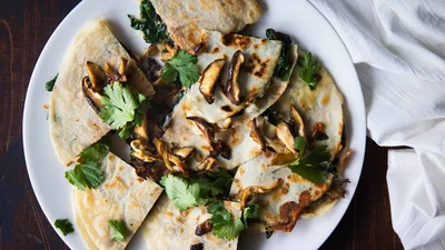 Лаваш с грибами – вкусная идея для теплой закуски