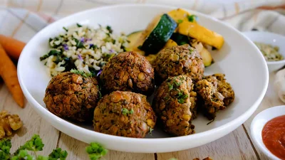 Шарики из чечевицы – как настоящие котлеты, но без мяса