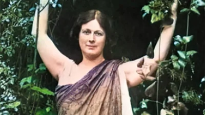 Бросила школу в 13, воспитала 40 детей и умерла необычной смертью: мистическая жизнь танцовщицы Айседоры Дункан