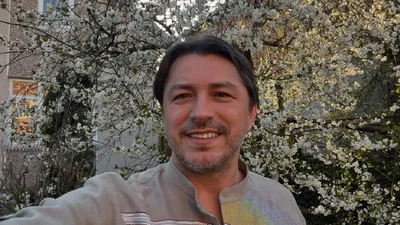 Копия звездного папы: Сергей Притула показал самую младшую дочь и поздравил ее с днем рождения