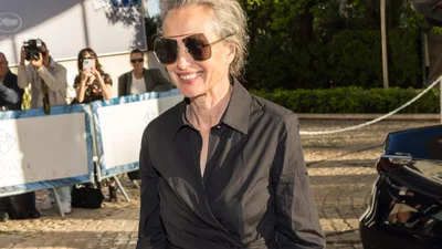 Чорний влітку - це розкішно: доведено Енді МакДауелл