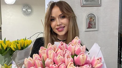 Наталья Валевская впервые рассказала о 50-летнем возлюбленном и объяснила, почему прячет его лицо