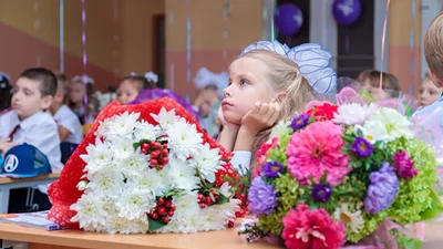 Багато привітань з Останнім дзвоником 2025 - красиві картинки та проза, яка всіх розчулить