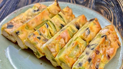 Пирог с курицей, кабачком и грибами - идеальное комбо для твоего перекуса