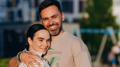 Инна Мирошниченко в купальнике продемонстрировала идеальный шпагат: "И это мама четверых?!"