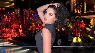 Переможниця Холостяка-11 похизувалася своїм соковитим горіхом на Балі