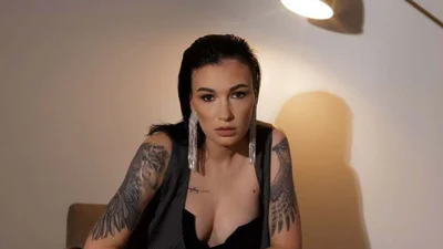 Анастасия Приходько не сдержала слез на празднике последнего звонка - певица показала дочь и сына