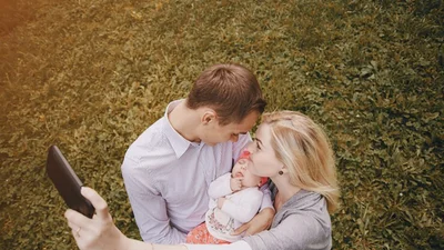 Привітання з Всесвітнім днем батьків 2025 - милі картиночки та вірші