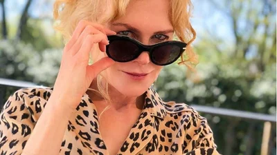 Николь Кидман поразила полупрозрачным белым платьем: летняя лаконичность